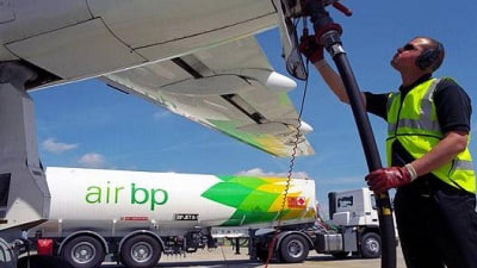 Airline-refuels.jpg