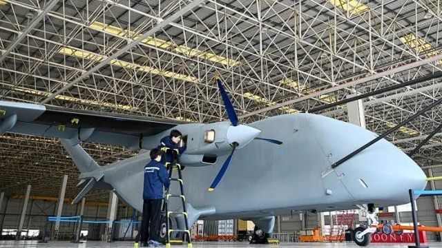 China-launches-the-worlds-largest-cargo-drone-Changying-8-QQQQQQQ.jpg
