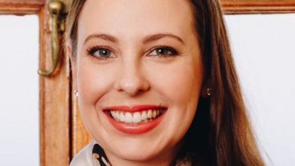 Emma-Louise-Powell-1.png