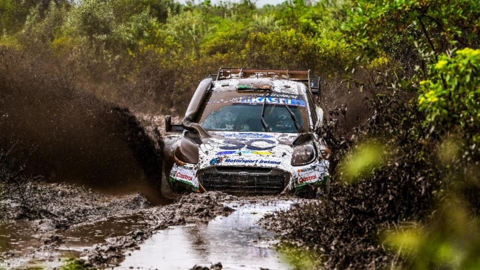 Irish-Rally-Academy-Driver-Josh-McErlean-navigates-his-M-Sport-Ford-Puma-Rally1-through-the-mud-1.jpg