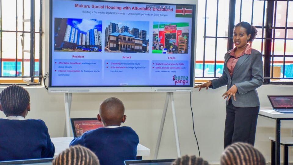 Kenya-partners-Huawei-to-digitise-Mukuru-Primary-School-classroom-project-1.jpg