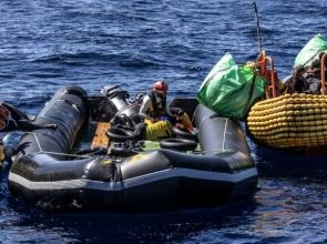 Nearly 8 000 migrants dead at sea