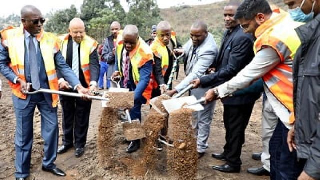 Pravin-Gordhan-and-eThekwini-Mayor-Mxolisi-Kaunda-1.jpg