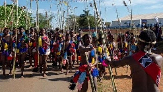 Reed-dance-in-Eswatini.jpg