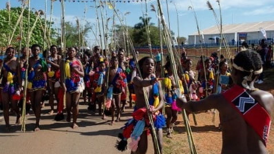 Reed-dance-in-Eswatini.jpg
