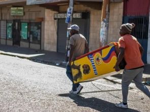 Xenophobic violence deteriorates into looting sprees