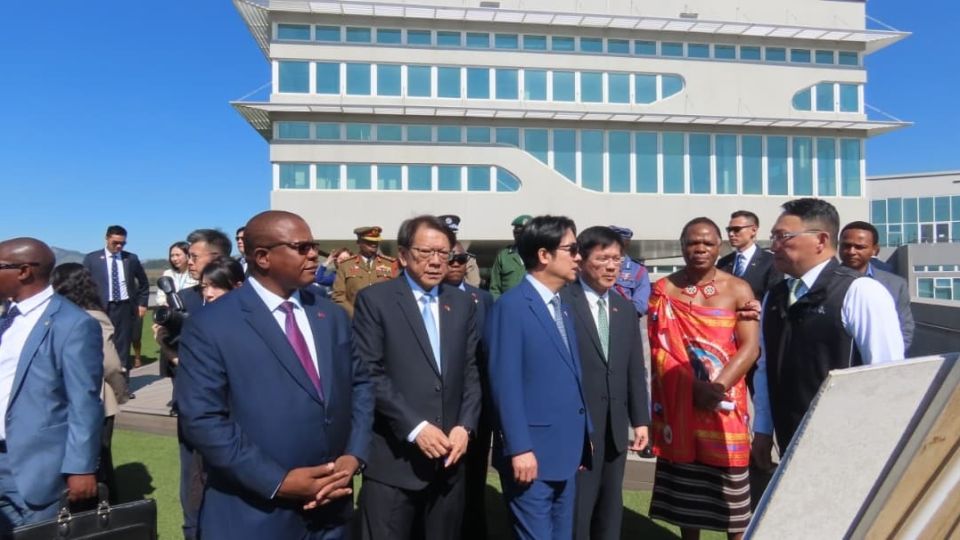 Taiwan-leadership-with-King-Mswati-III-1.jpg