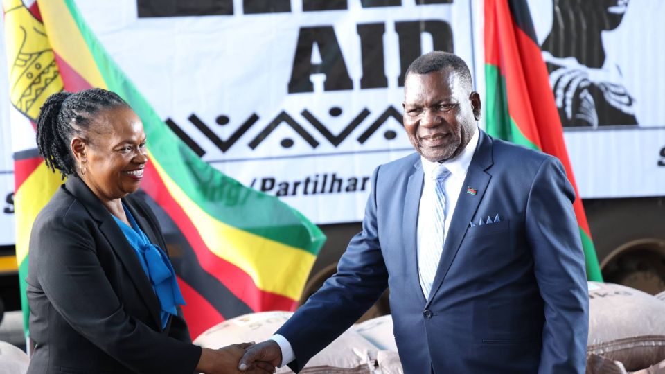 Zimbabwe-donates-food-aid-to-Malawi.jpg